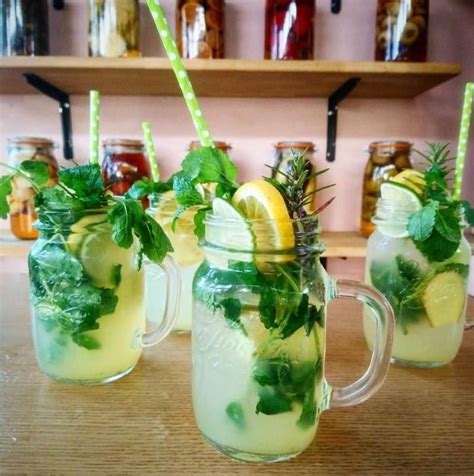 Lemonade | Opskrift | Fruit smoothies, Limonade, Citronmelisse