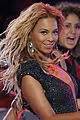 Beyonce Crazy In Love On American Idol Finale Photo