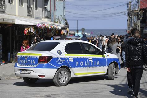 Video B Taie Ntre Mai Mul I Tineri N Vama Veche Poli Ia A Deschis Un