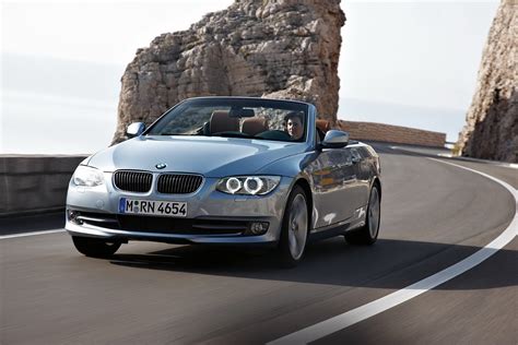 goautobots: BMW 335i coupe and convertible 2011