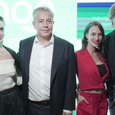 La esposa de Adam Sandler impresionó con una bikini infartante Infobae