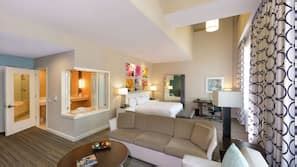 Hilton San Diego Gaslamp Quarter in San Diego, CA | Expedia