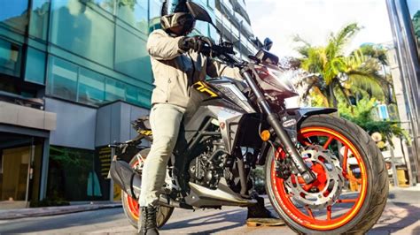 No Es La Ktm Duke Pero Esta Moto Naked Mexicana Es Igual De Agresiva Y Para Principiantes
