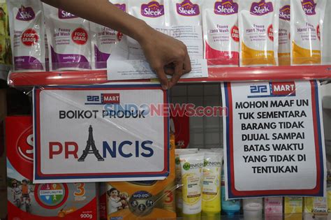 Foto Aksi Boikot Produk Prancis Tetap Berlanjut Di Bekasi