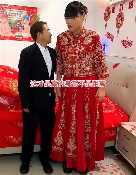 Đám cưới gây sốt của chú rể cao 1m5 cô dâu cao 1m8 Quan hệ Vợ chồng Phòng the Review Sex toy