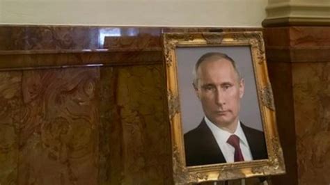 Colocan Un Cuadro De Putin En La Galería De Retratos Presidenciales Del