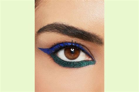 12 Gaya Eyeliner Sesuai Dengan Zodiak Kamu