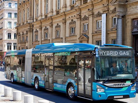 Nuovo Iveco Urbanway Hybrid Cng M Per Un Trasporto Urbano Sempre