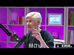 Up Close How Women Orgasm With Busty Tattooed Babe Xwife Karen Intense Hitachi Orgasm Full