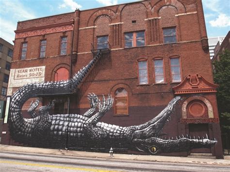 El increíble arte urbano en blanco y negro de ROA recopilado en un