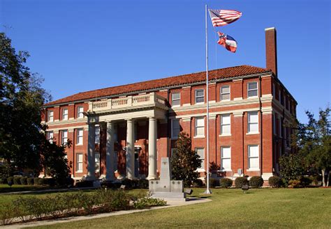 Lawrence County Courthouse Stock Photo - Download Image Now - iStock