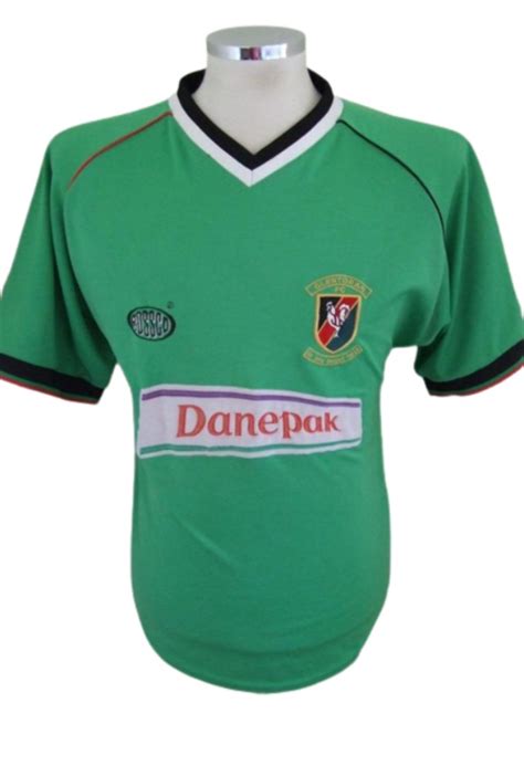 Glentoran FC 2002-03 Home Kit