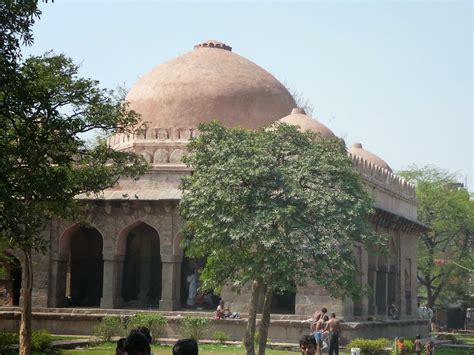 Delhi : Barakhamba Monument on Barakhamba Road in Connaught Place | The ...