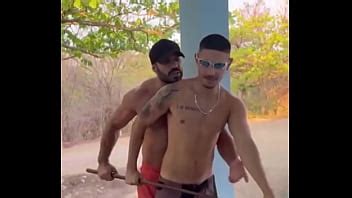 Llamé a mis amigos para jugar al billar y me hicieron seguir sus señales Gratis XVIDEOS