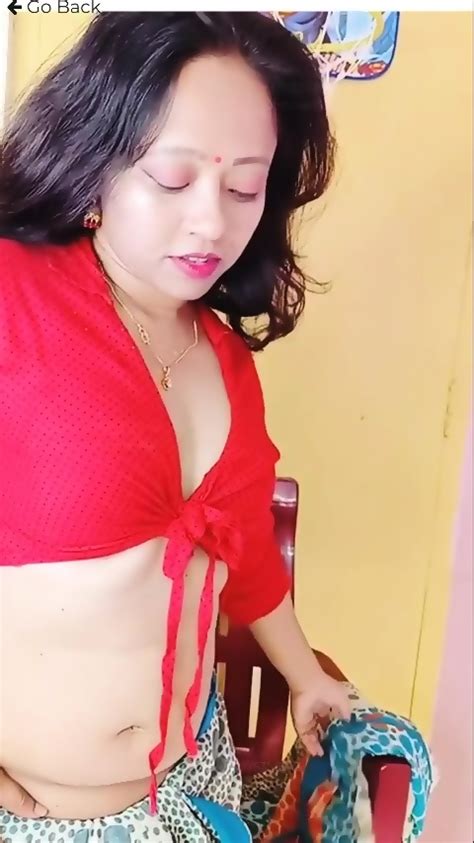 Sexy Indian Aunty Stripping Nude Show
