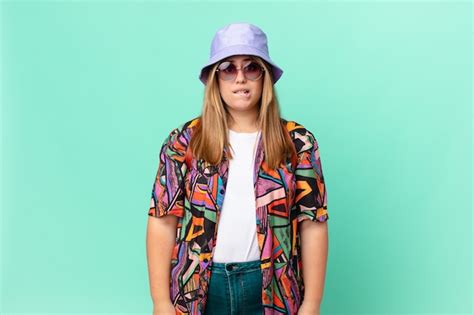 Premium Photo Curvy Pretty Blonde Woman Looking Puzzled And Confused