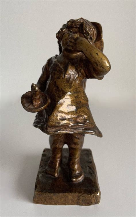 Petite Fille à La Bougie Sujet En Bronze 2R Antiquites