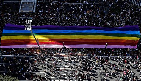 Parada Gay Levanta Bandeira Contra Evang Licos Na Pol Tica Nenhuma Religi O Lei Guiame