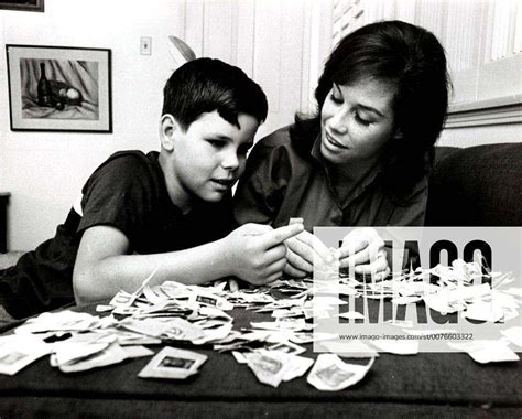 PICTURED: MARY TYLER MOORE with son RICHARD MEEKER AGE 10. Moore s only ...