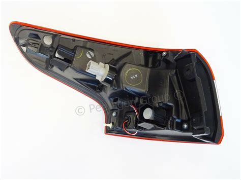 Genuine Nissan Qashqai J On Right Rear Outer Tail Lamp Light