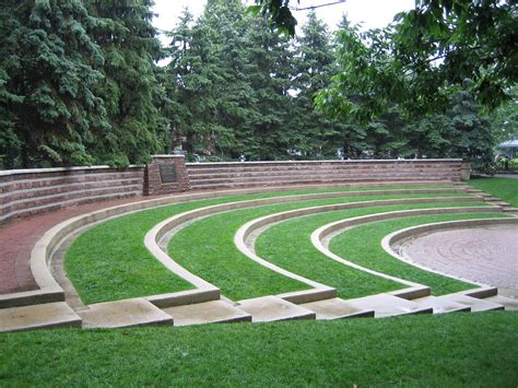 Grass Amphitheater Amphitheater In Naperville Matthew Herndon Flickr