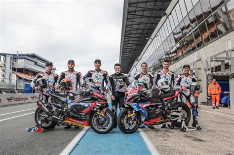 BMW Motorrad World Endurance车队在EWC利曼24耐 24 Heures Motos 测试赛中飙出最快圈速