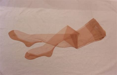 Beautiful 1950s Nude Sheer Seamed Stockings W Slim Cuban Heels Medium Size NOS Pinup Packaging
