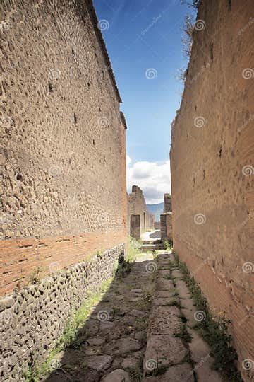 Unearthed City Of Pompeii Stock Photo Image Of Outdoor 164352798