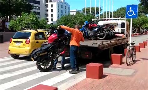 En Video Inmovilizadas Motocicletas En Zonas Peatonales Radiohoy