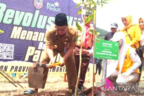 Revolusi Hijau Berhasil Turunkan Ratusan Ribu Hektare Lahan Kritis