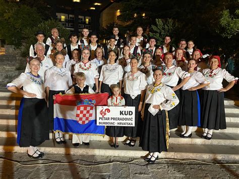 FOTO Đurđevački folkloraši sudjelovali na festivalu u Crnoj Gori