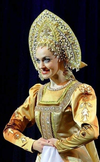 Russian costume, kokoshnik headdress. | Традиционные платья, Этнические ...