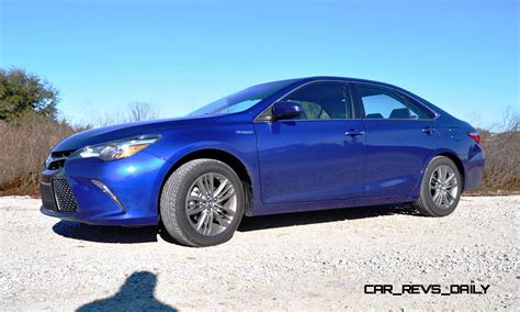 2015 Toyota Camry SE Hybrid Review 20