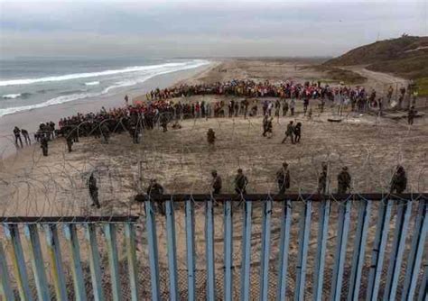 Border Patrol arrests dozens on San Diego beach