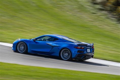 First Drive Chevys C8 Corvette Z06 Is A Phenomenal Track Oriented