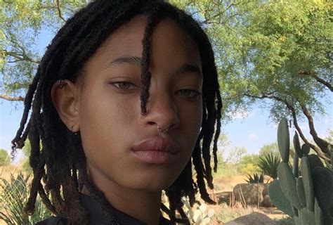 Willow Smith Se Abre Sobre Sexualidade E Revela Ser Adepta Ao Poliamor