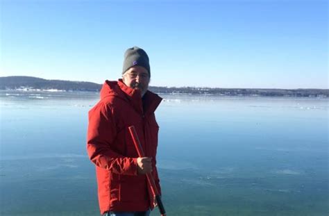 This optical illusion of a man walking on water has the internet ...