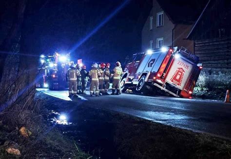 Wypadek Wozu Stra Ackiego Pod Krakowem Druhowie Jechali Na Pomoc Do