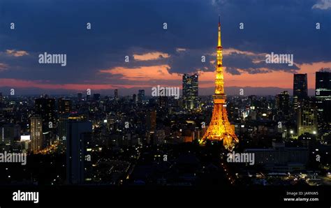 The Majestic Tokyo Tower Stock Photo Alamy