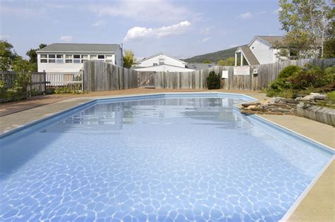 Howard Johnson by Wyndham Williamstown | Williamstown, MA Hotels