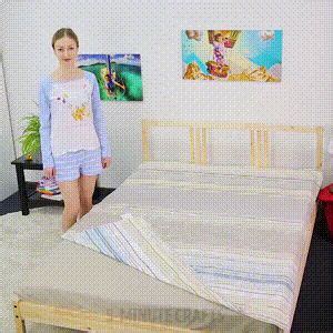 Заправка одеяла в пододеяльник за 30 секунд | Пододеяльник, Полезные ...