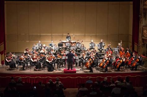 Cremona Sera Lorchestra Stradivari Monteverdi Porta Sul Palco Del