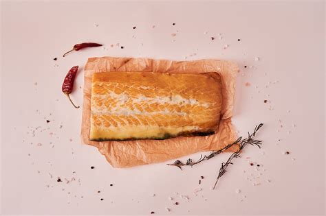 Осетр холодного копчения филе, 1,5+ кг, весовой купить в Москве
