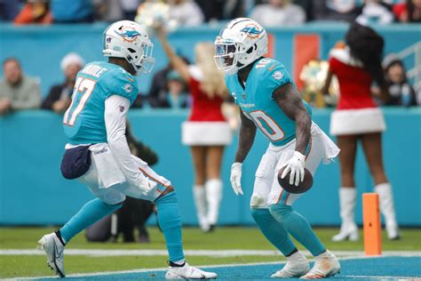 Miami Dolphins Jaylen Waddle Clowns Tyreek Hill After Famous Porn Star