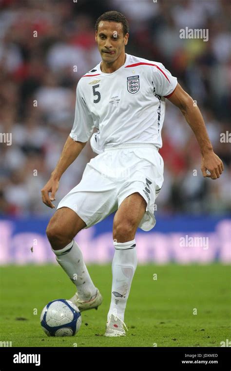 Rio Ferdinand England Manchester United Fc Wembley Stadium London