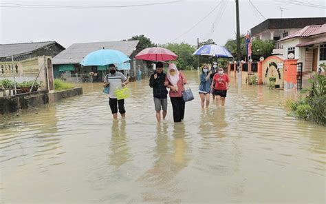 More Than 1 500 Evacuated As Floods Hit 4 Johor Districts FMT