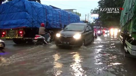 Diguyur Hujan Jalur Probolinggo Situbondo Banjir Video Dailymotion