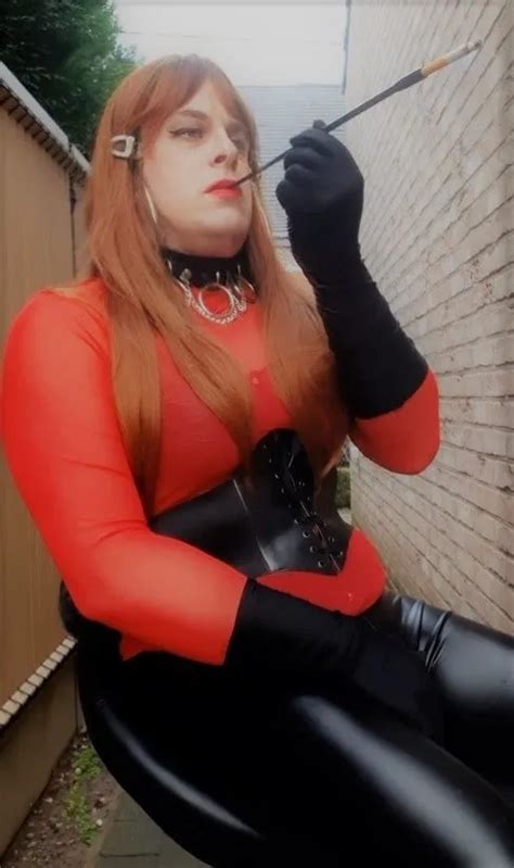 Quietly Smoking With A Holder Nude Pics XHamster