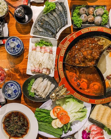 Clean Your Plates And Your Eyes At This PJ Hot Pot Restaurant With