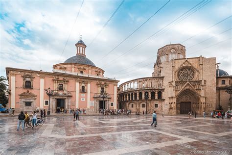 Plaza de la Virgen in Valencia – Cristina Stamate